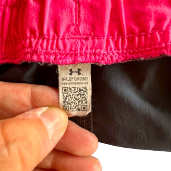 Under Armour • Athletic Shorts • Women’s size S - Picture 3 of 7